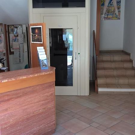 רימיני Hotel Villa Domiziana מראה חיצוני תמונה