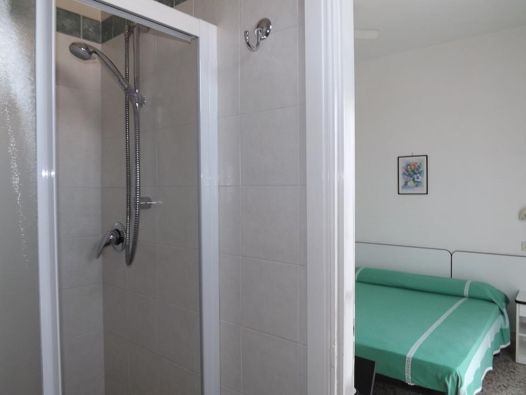 רימיני Hotel Villa Domiziana מראה חיצוני תמונה