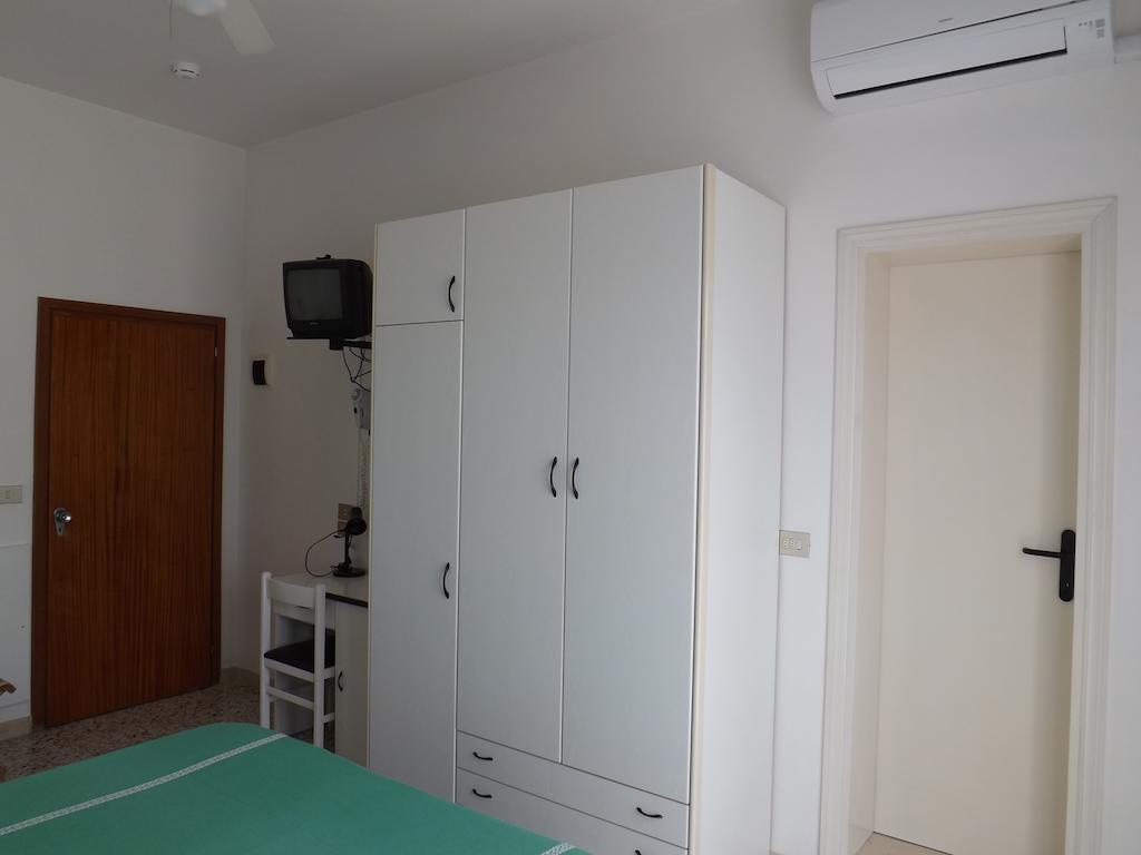 רימיני Hotel Villa Domiziana מראה חיצוני תמונה