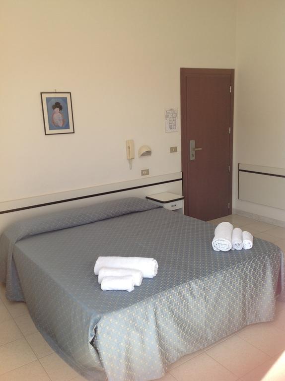 רימיני Hotel Villa Domiziana מראה חיצוני תמונה