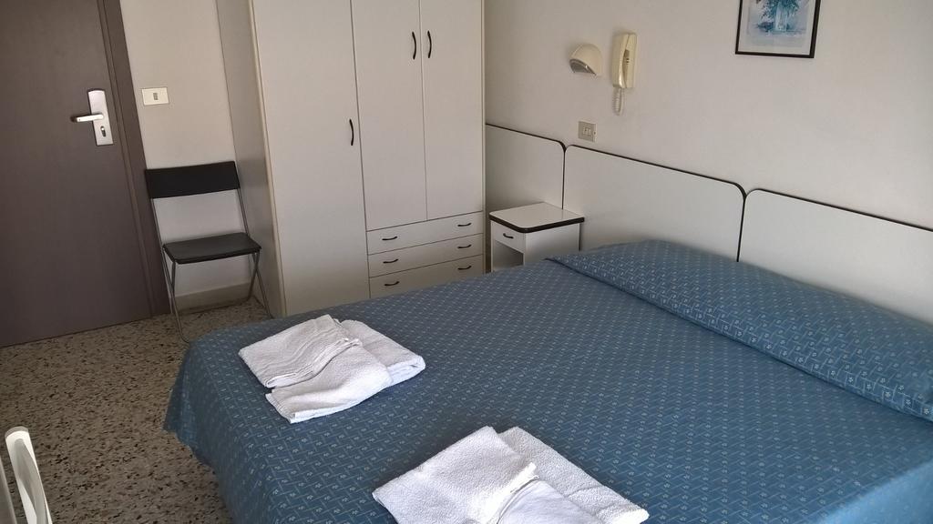 רימיני Hotel Villa Domiziana מראה חיצוני תמונה