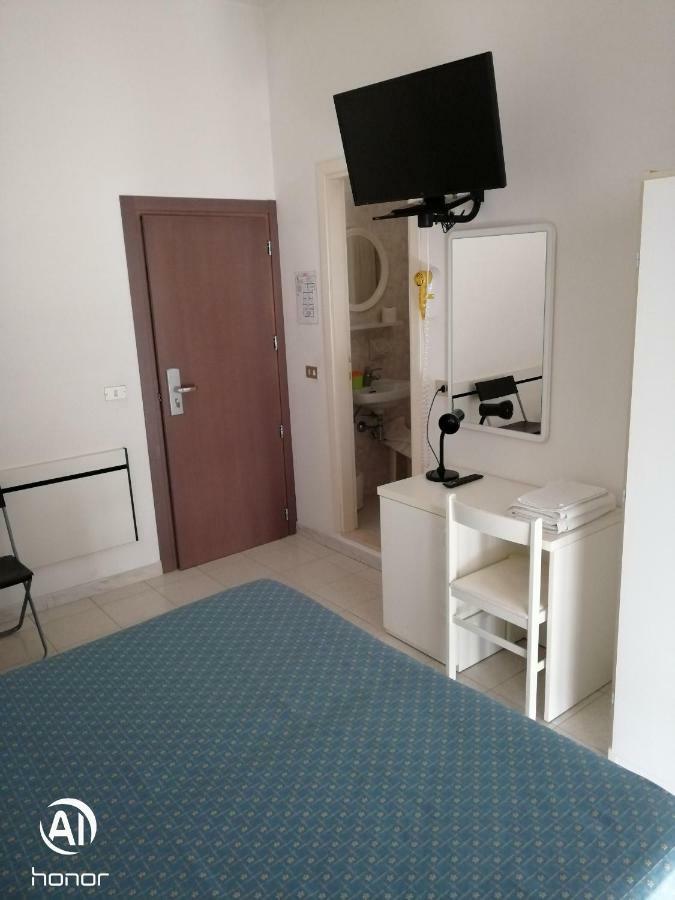 רימיני Hotel Villa Domiziana מראה חיצוני תמונה