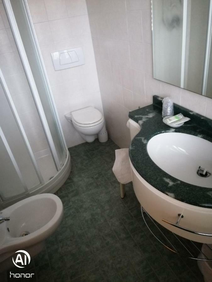רימיני Hotel Villa Domiziana מראה חיצוני תמונה
